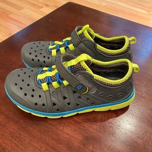 Stride Rite Phibian sneaker sandal